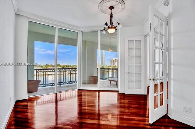 20165 NE 39 Place 403, Aventura, FL 33180