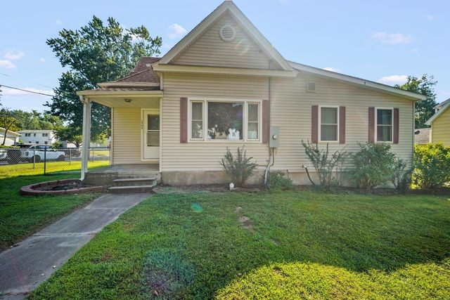 1404 Walnut Street, Cedar Falls, IA 50613