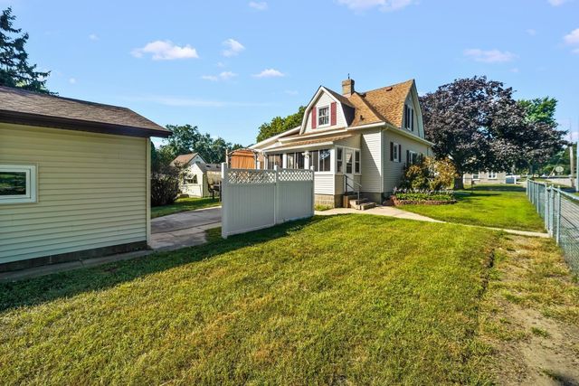 1404 Walnut Street, Cedar Falls, IA 50613