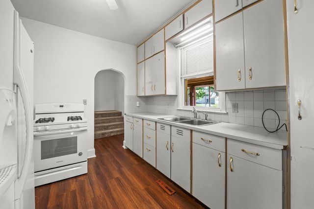 1404 Walnut Street, Cedar Falls, IA 50613