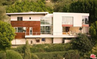 1700 Queens Court, Los Angeles, CA 90069