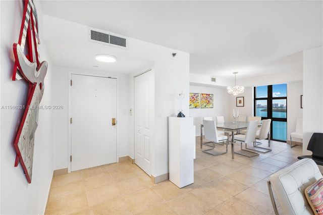 4000 Towerside Ter 1102, Miami, FL 33138