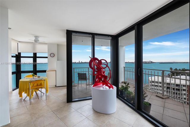 4000 Towerside Ter 1102, Miami, FL 33138