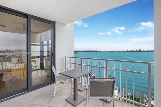 4000 Towerside Ter 1102, Miami, FL 33138