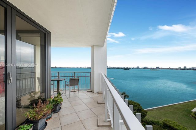 4000 Towerside Ter 1102, Miami, FL 33138