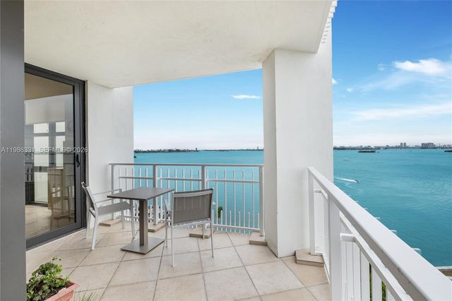 4000 Towerside Ter 1102, Miami, FL 33138