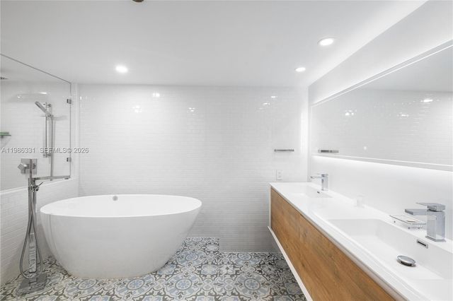 4000 Towerside Ter 1102, Miami, FL 33138