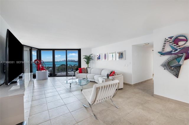4000 Towerside Ter 1102, Miami, FL 33138