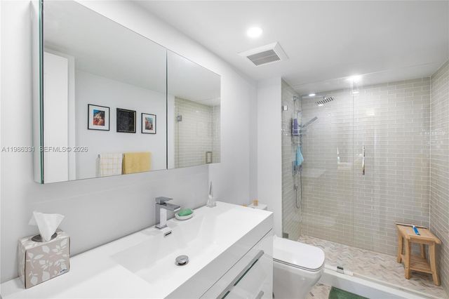 4000 Towerside Ter 1102, Miami, FL 33138