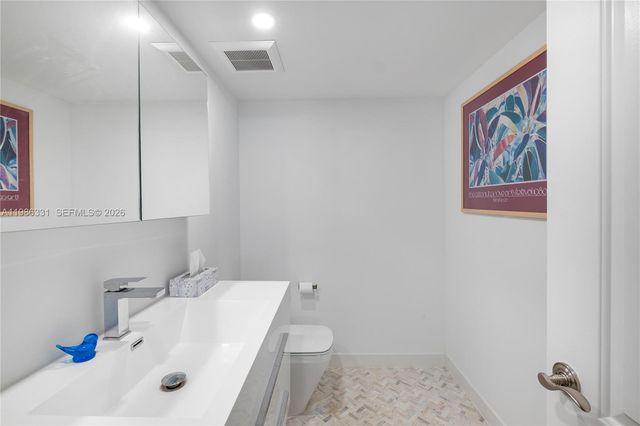 4000 Towerside Ter 1102, Miami, FL 33138