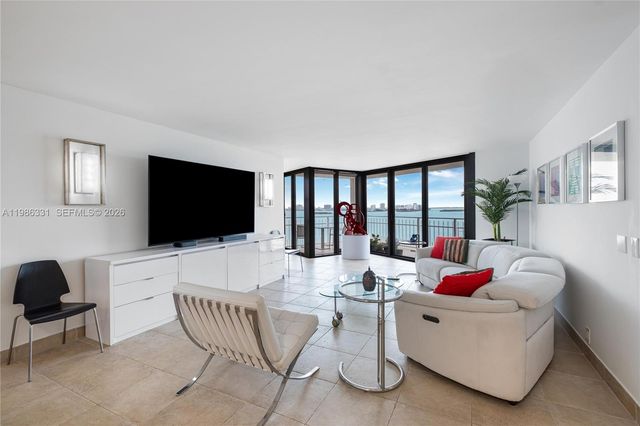 4000 Towerside Ter 1102, Miami, FL 33138