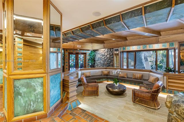 4000 Towerside Ter 1102, Miami, FL 33138