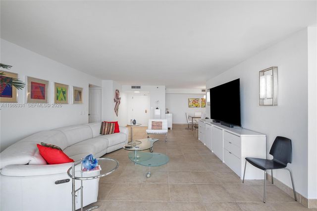 4000 Towerside Ter 1102, Miami, FL 33138