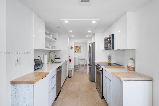 4000 Towerside Ter 1102, Miami, FL 33138