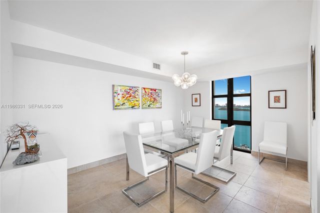 4000 Towerside Ter 1102, Miami, FL 33138