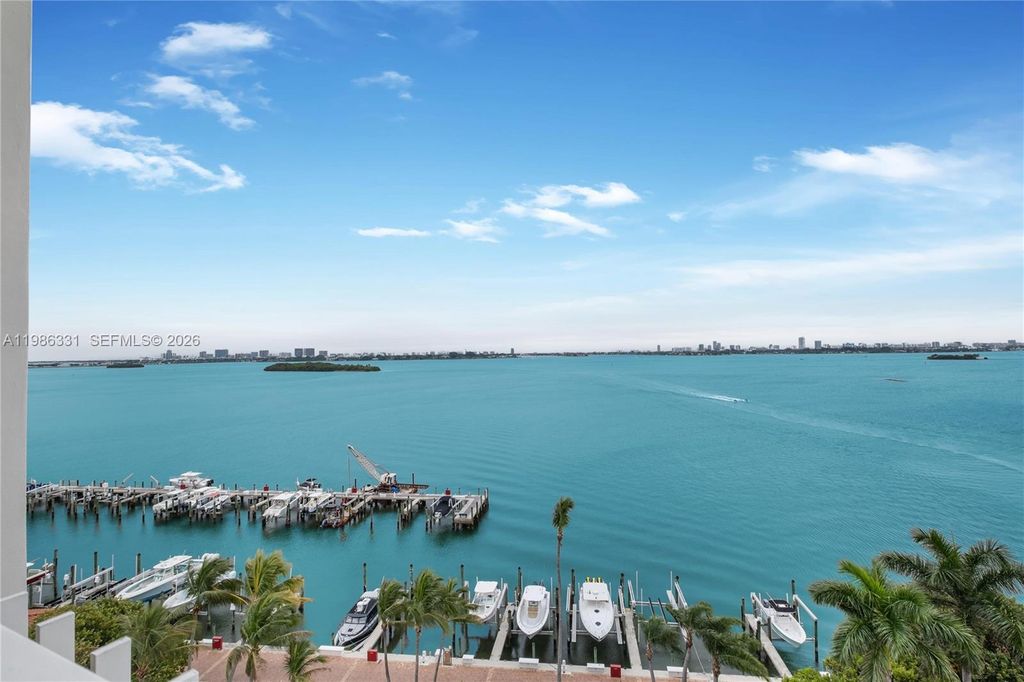 4000 Towerside Ter 1102, Miami, FL 33138