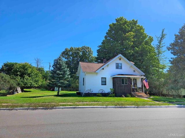 212 Wilson Avenue, Kingsford, MI 49802