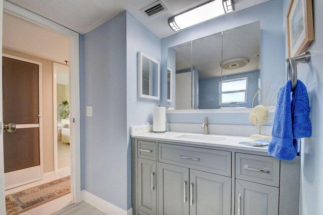 3465 Via Poinciana 803, Lake Worth, FL 33467