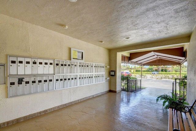 3465 Via Poinciana 803, Lake Worth, FL 33467