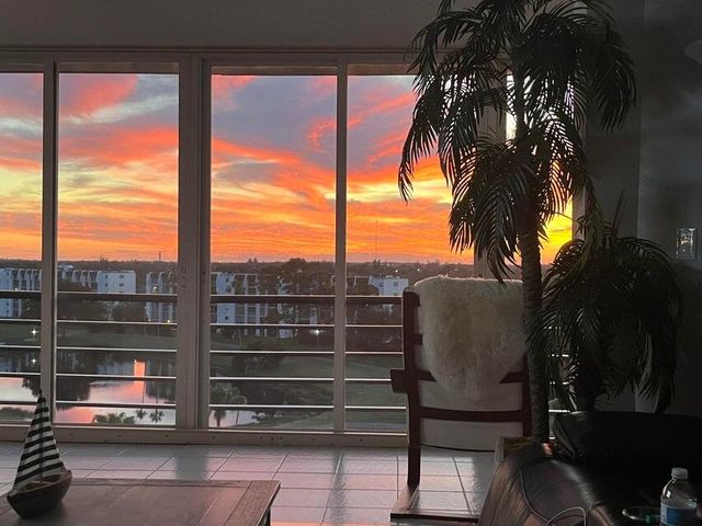 3465 Via Poinciana 803, Lake Worth, FL 33467