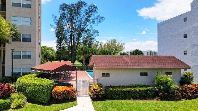 3465 Via Poinciana 803, Lake Worth, FL 33467