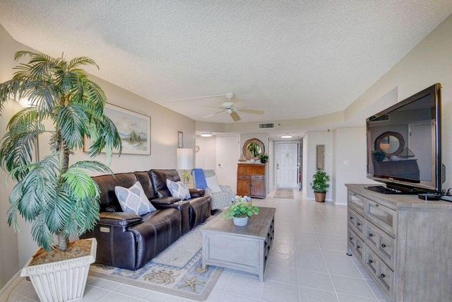 3465 Via Poinciana 803, Lake Worth, FL 33467