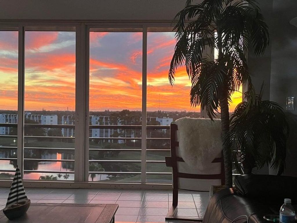 3465 Via Poinciana 803, Lake Worth, FL 33467