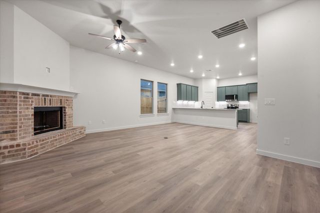 2402 Aberdeen Avenue, Wolfforth, TX 79382