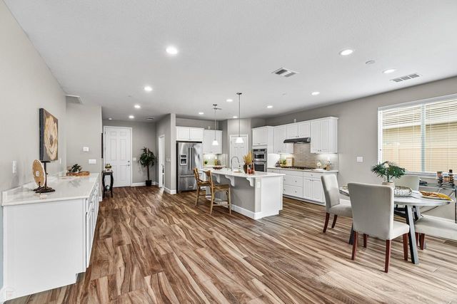 1324 Chestnut Hill Dr, Manteca, CA 95336