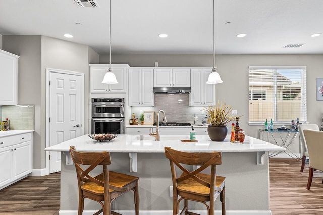 1324 Chestnut Hill Dr, Manteca, CA 95336