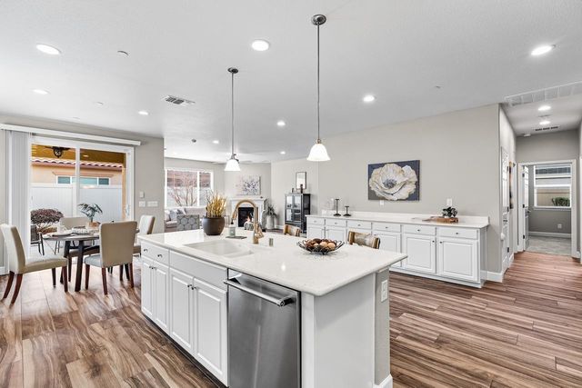 1324 Chestnut Hill Dr, Manteca, CA 95336