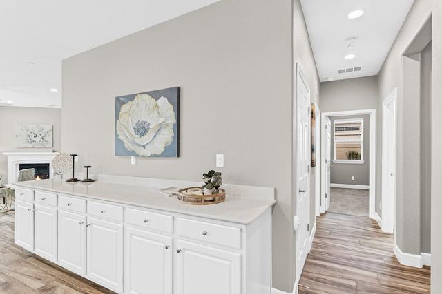 1324 Chestnut Hill Dr, Manteca, CA 95336