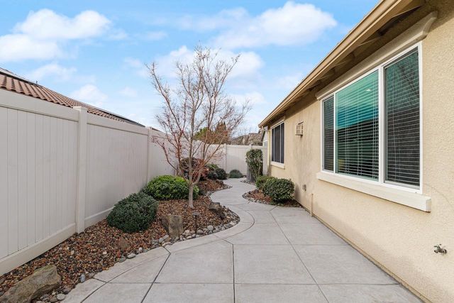 1324 Chestnut Hill Dr, Manteca, CA 95336