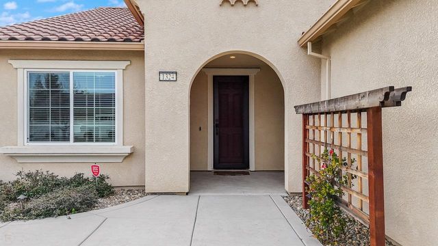 1324 Chestnut Hill Dr, Manteca, CA 95336