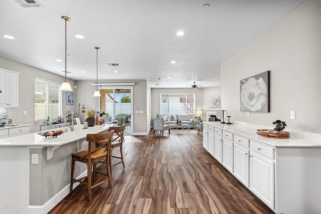 1324 Chestnut Hill Dr, Manteca, CA 95336