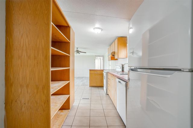 1021 Tanglewood Drive, Alvarado, TX 76009