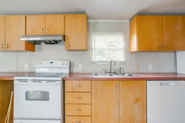 1021 Tanglewood Drive, Alvarado, TX 76009