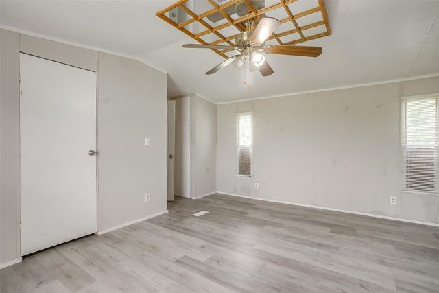 1021 Tanglewood Drive, Alvarado, TX 76009