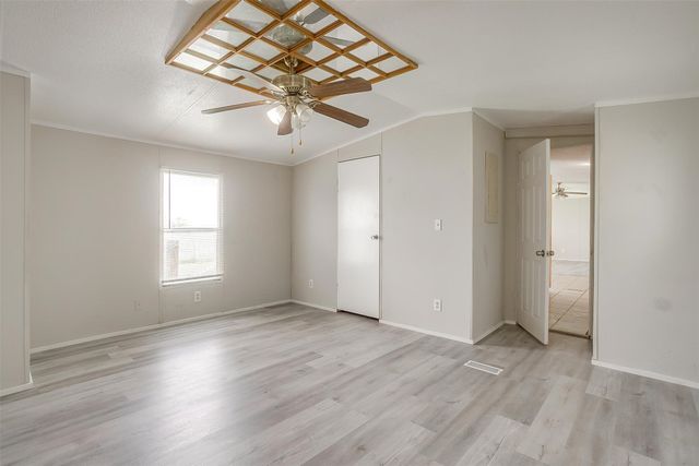 1021 Tanglewood Drive, Alvarado, TX 76009