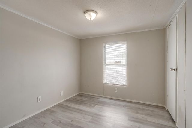 1021 Tanglewood Drive, Alvarado, TX 76009