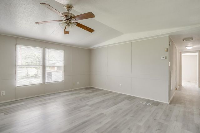 1021 Tanglewood Drive, Alvarado, TX 76009