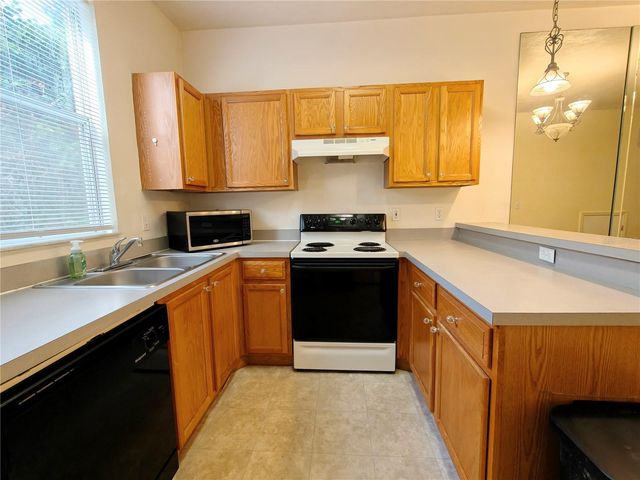3521 SW 30TH WAY 104, Gainesville, FL 32608