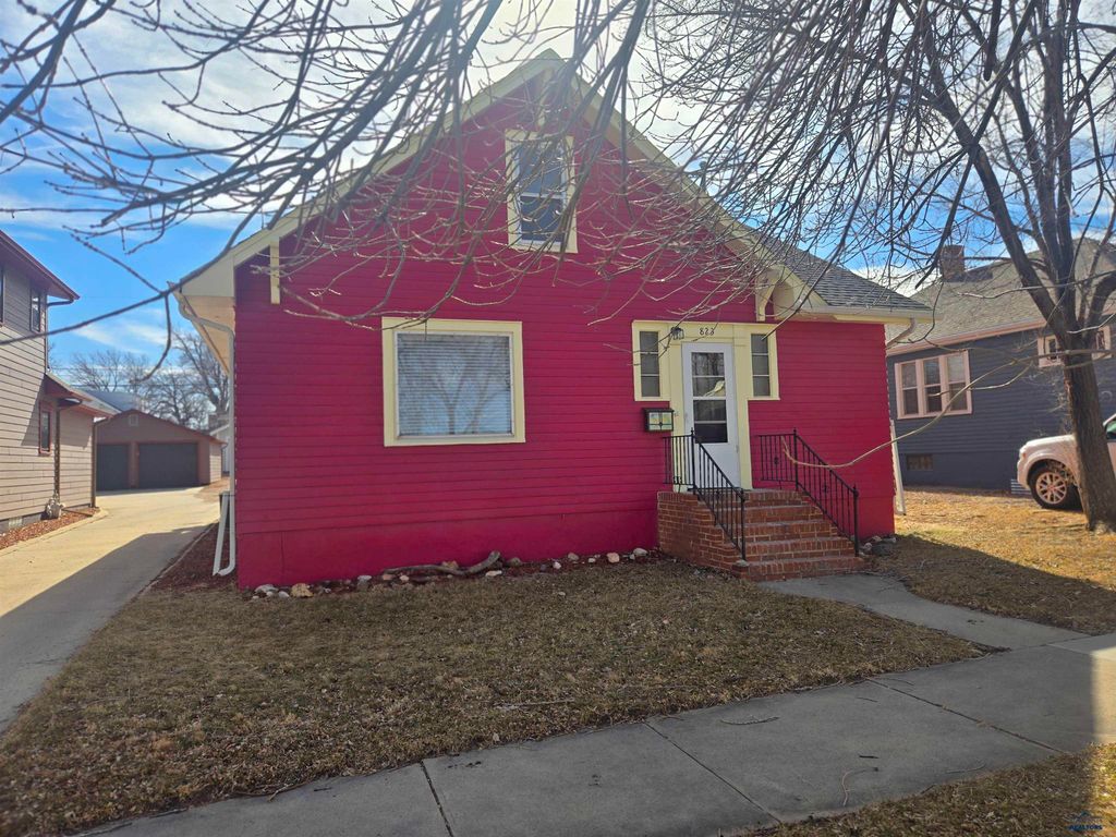 823 ST JAMES, Rapid City, SD 57701