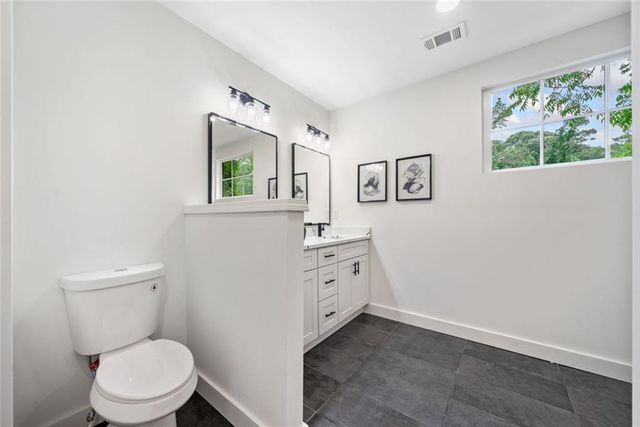 2822 Waters SW Road, Atlanta, GA 30354