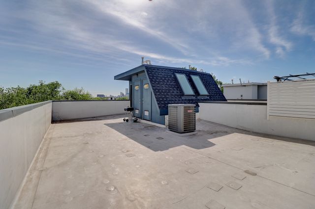 183 S Prairie Avenue, Dallas, TX 75226