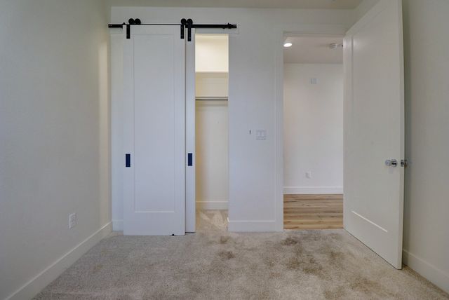 183 S Prairie Avenue, Dallas, TX 75226