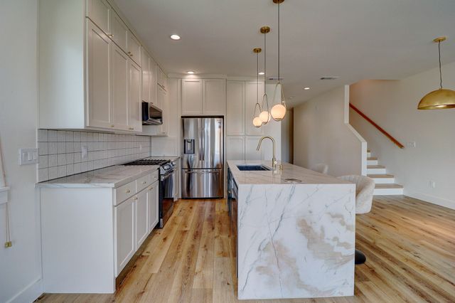 183 S Prairie Avenue, Dallas, TX 75226