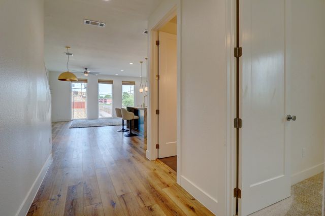 183 S Prairie Avenue, Dallas, TX 75226