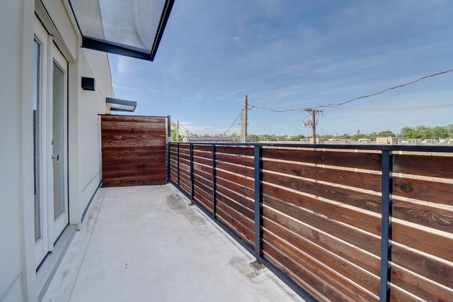 183 S Prairie Avenue, Dallas, TX 75226