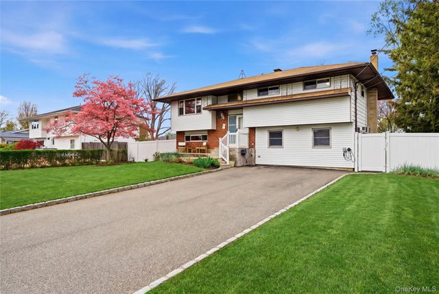 229 New York Avenue, Bay Shore, NY 11706